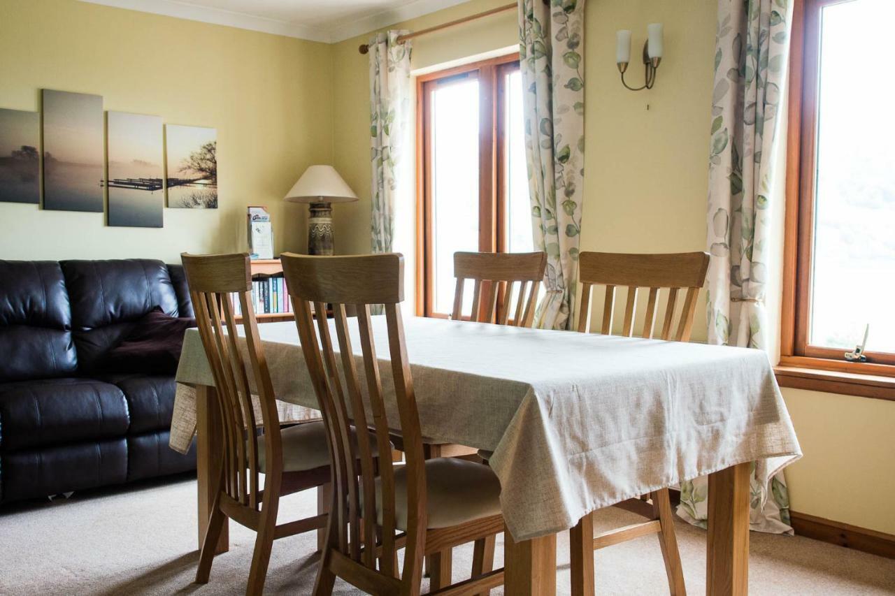 Otterburn Bed & Breakfast สตรอนเทียน ภายนอก รูปภาพ