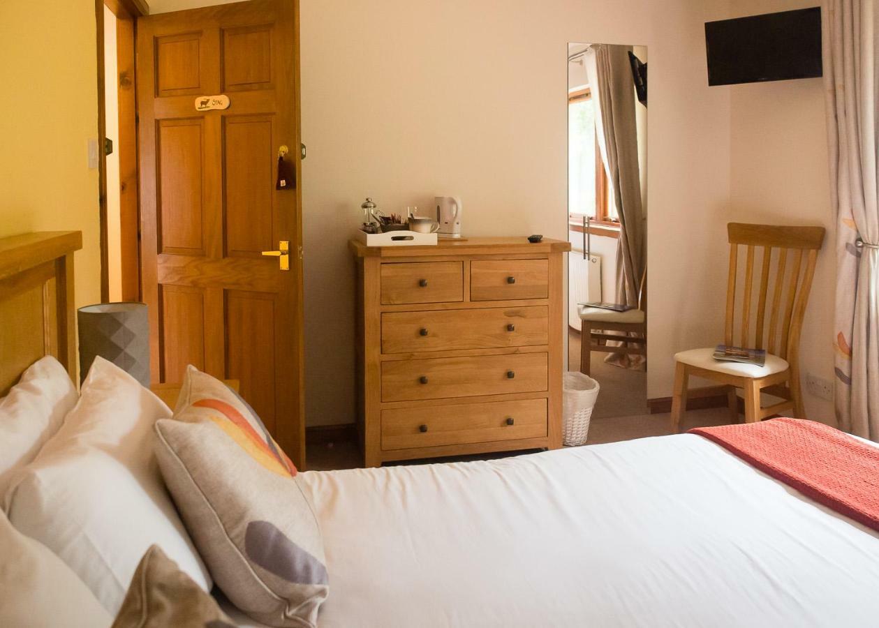 Otterburn Bed & Breakfast สตรอนเทียน ภายนอก รูปภาพ